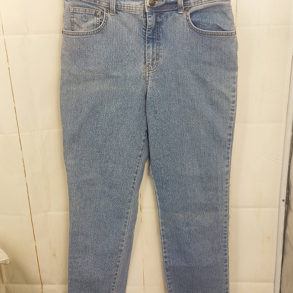 Gloria Vanderbilt size 12 27" inseam